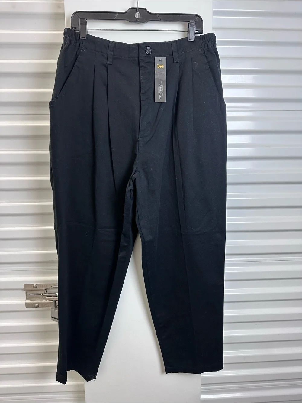 ⭐️Lee Black Pleated Men’s Casual Chinos